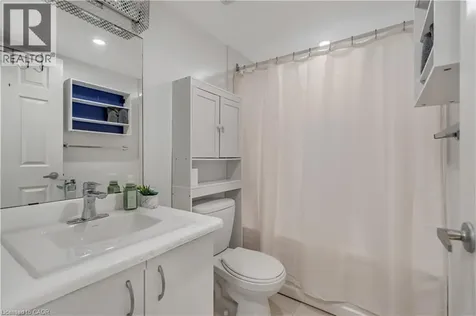 25 Agnes Street Mississauga ON L5B 3X7