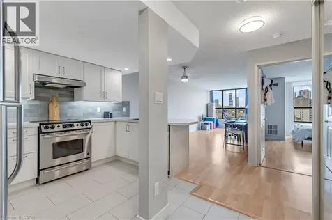 25 Agnes Street Mississauga ON L5B 3X7