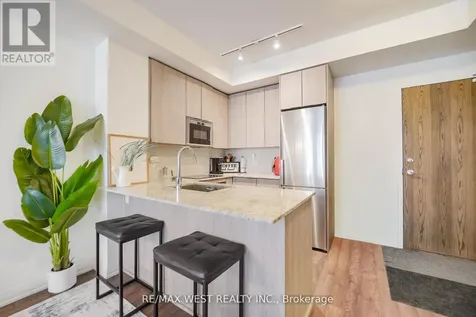 99 Eagle Rock Way Vaughan ON L6A 5A7