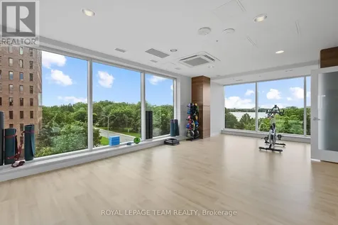 805 Carling Avenue Ottawa ON K1S 5W9