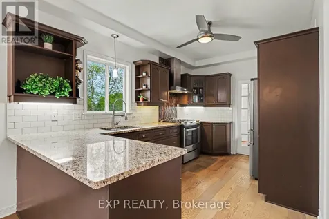 5 Sundew Court West Ottawa ON K2S 1Z5