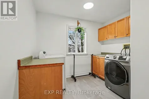 5 Sundew Court West Ottawa ON K2S 1Z5