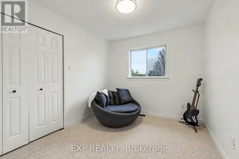 5 Sundew Court West Ottawa ON K2S 1Z5