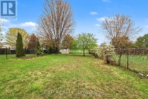 5 Sundew Court West Ottawa ON K2S 1Z5