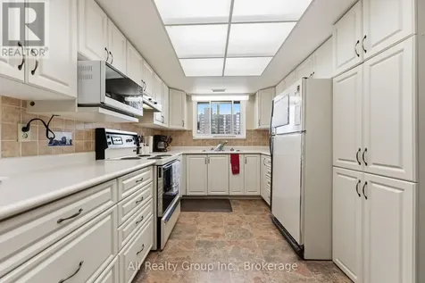 1705 Playfair Drive Ottawa ON K1H 8P6