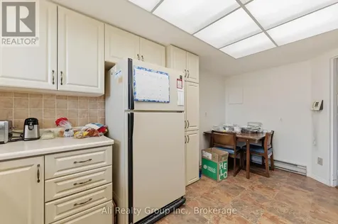 1705 Playfair Drive Ottawa ON K1H 8P6