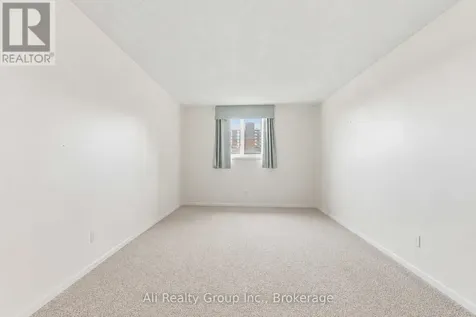 1705 Playfair Drive Ottawa ON K1H 8P6