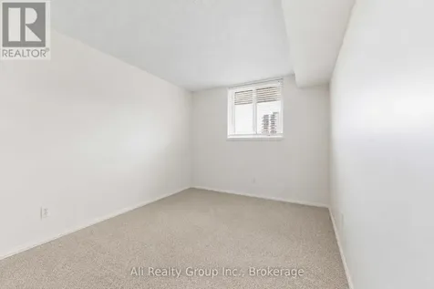 1705 Playfair Drive Ottawa ON K1H 8P6