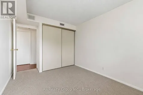 1705 Playfair Drive Ottawa ON K1H 8P6