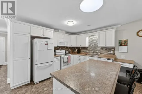 47 Clover Crescent Wasaga Beach ON L9Z 0G4