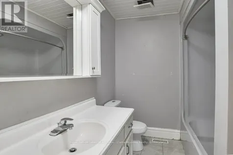 8 Edna Street Orillia ON L3V 6G4