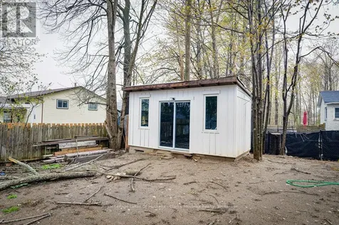 8 Edna Street Orillia ON L3V 6G4