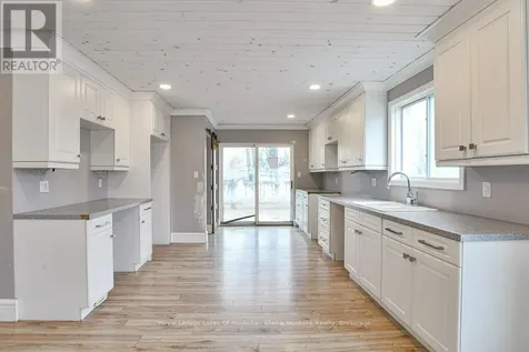 8 Edna Street Orillia ON L3V 6G4