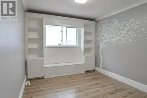 8 Edna Street Orillia ON L3V 6G4