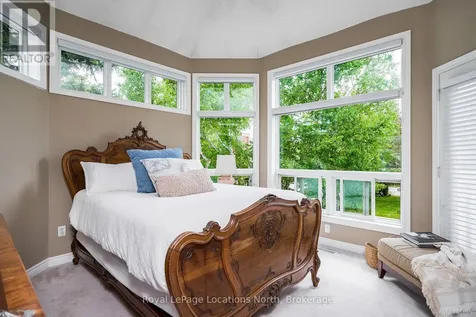 166 Fairway Crescent Collingwood ON L9Y 5B4