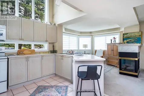166 Fairway Crescent Collingwood ON L9Y 5B4