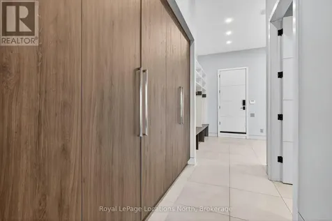 116 Courchevel Crescent Blue Mountains ON L9Y 0Z8