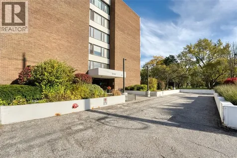 2144 Pelissier Windsor ON N8X 1N4