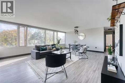2144 Pelissier Windsor ON N8X 1N4