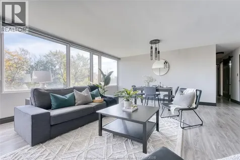2144 Pelissier Windsor ON N8X 1N4