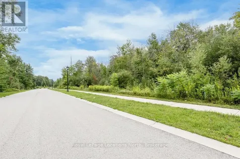 Robinson Road Wasaga Beach ON L9Z 2Z4