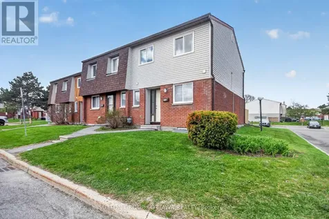 35D Woodvale Green Ottawa ON K2G 4H3