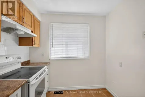 35D Woodvale Green Ottawa ON K2G 4H3