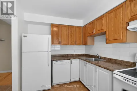 35D Woodvale Green Ottawa ON K2G 4H3