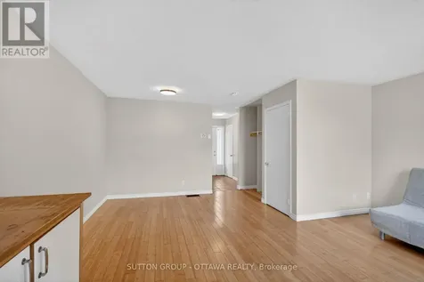 35D Woodvale Green Ottawa ON K2G 4H3