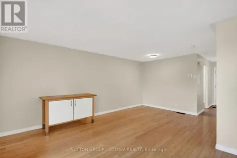 35D Woodvale Green Ottawa ON K2G 4H3