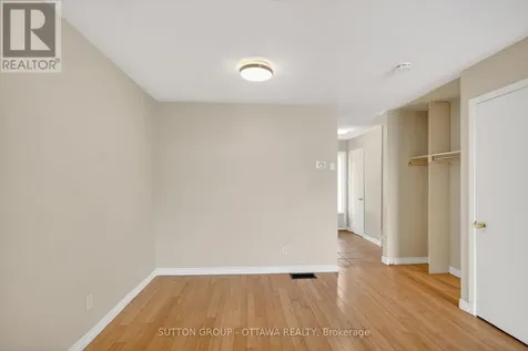 35D Woodvale Green Ottawa ON K2G 4H3