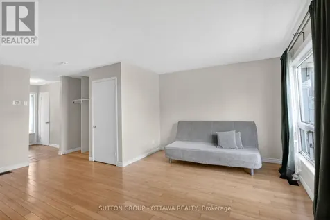 35D Woodvale Green Ottawa ON K2G 4H3