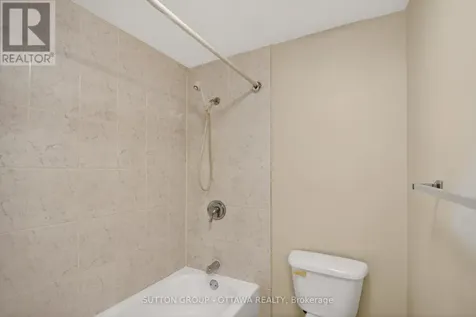 35D Woodvale Green Ottawa ON K2G 4H3