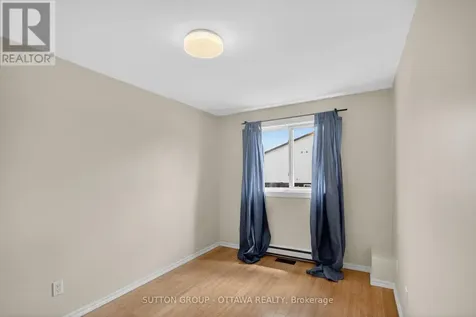 35D Woodvale Green Ottawa ON K2G 4H3