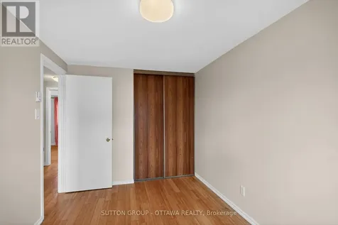 35D Woodvale Green Ottawa ON K2G 4H3
