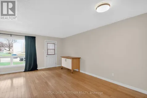 35D Woodvale Green Ottawa ON K2G 4H3