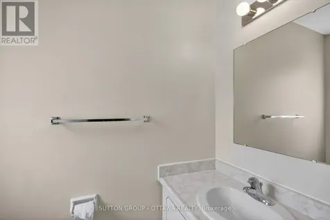 35D Woodvale Green Ottawa ON K2G 4H3