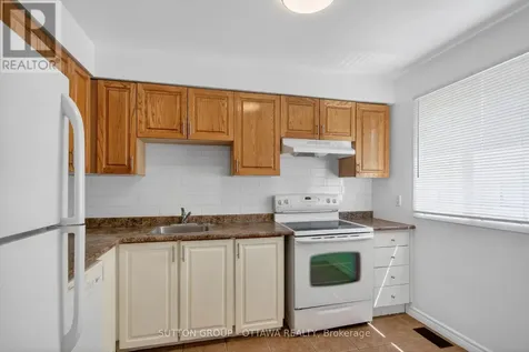35D Woodvale Green Ottawa ON K2G 4H3