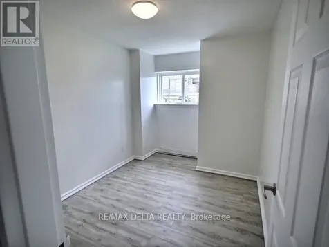 2044 Arrowsmith Drive Ottawa ON K1J 7V8