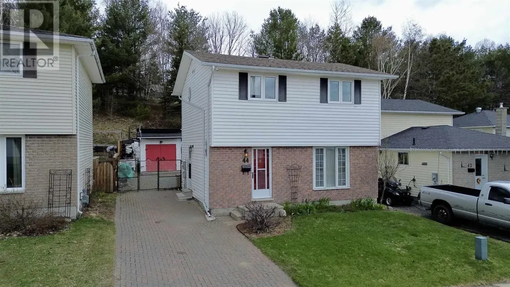 44 Hergott Avenue Elliot Lake ON P5A 3A8
