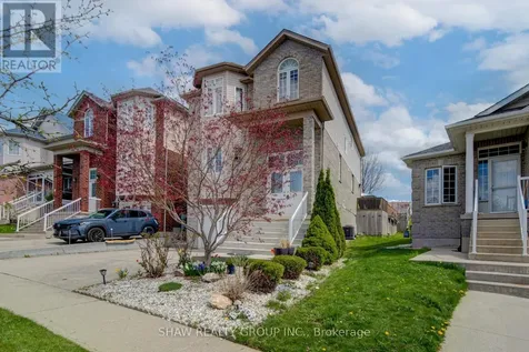 32 Lena Crescent Cambridge ON N1R 8P4