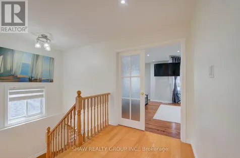 32 Lena Crescent Cambridge ON N1R 8P4