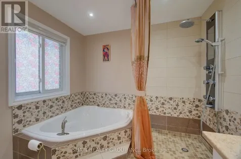 32 Lena Crescent Cambridge ON N1R 8P4