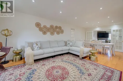 32 Lena Crescent Cambridge ON N1R 8P4