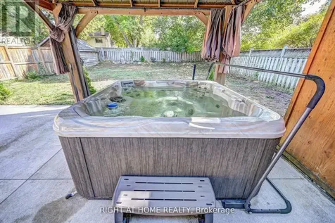 137 Country Club Drive Guelph (victoria North) ON N1E 3K8