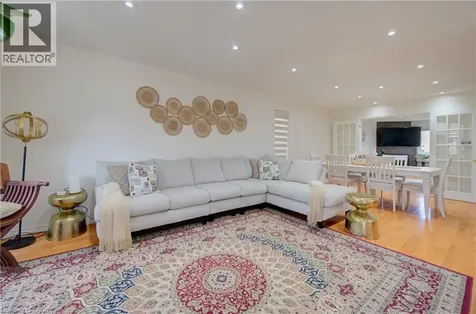 32 Lena Crescent Cambridge ON N1R 8P4
