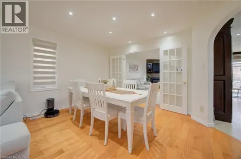 32 Lena Crescent Cambridge ON N1R 8P4