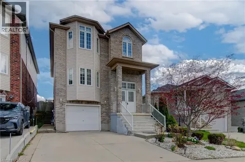 32 Lena Crescent Cambridge ON N1R 8P4