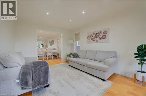 32 Lena Crescent Cambridge ON N1R 8P4