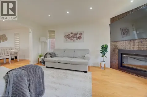 32 Lena Crescent Cambridge ON N1R 8P4